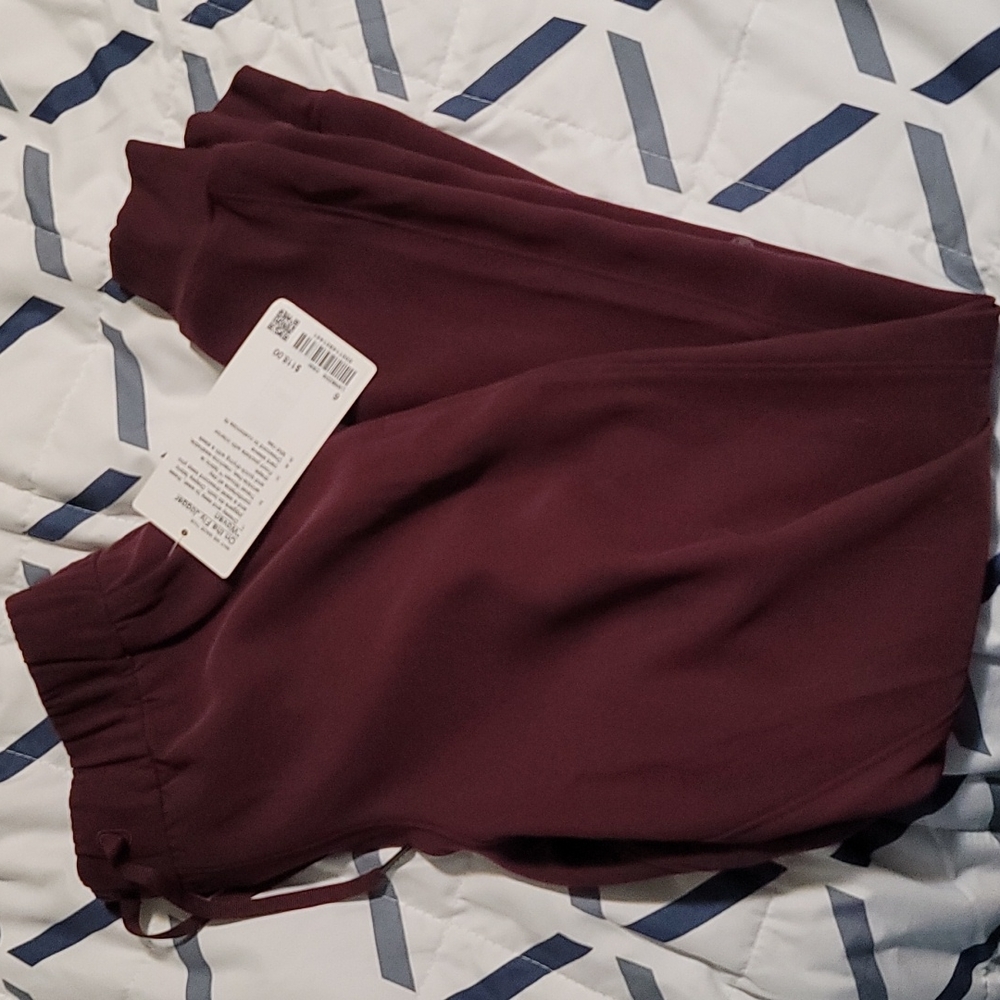 On the fly jogger Lululemon size 6
